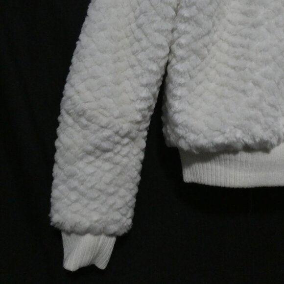 ECKO UNLTD RED | White Quilted Faux Fur Jacket with Pom Pom Hood Drawstring - Picture 14 of 16